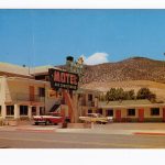 Chrome postcard.  Park Vue Motel, Ely, Nevada.  Dan and Glenda Oxborrow, Owners.  Old cars.