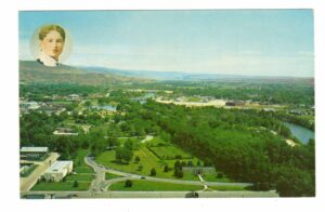 Chrome Postcard. Julia Davis Park, Boise, Idaho. State Historical Museum, Boise Gallery of Art, bordering Boise River. Aerial view.