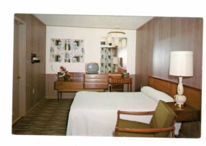 Chrome postcard. The Spence Motel, Madison, Wisconsin.