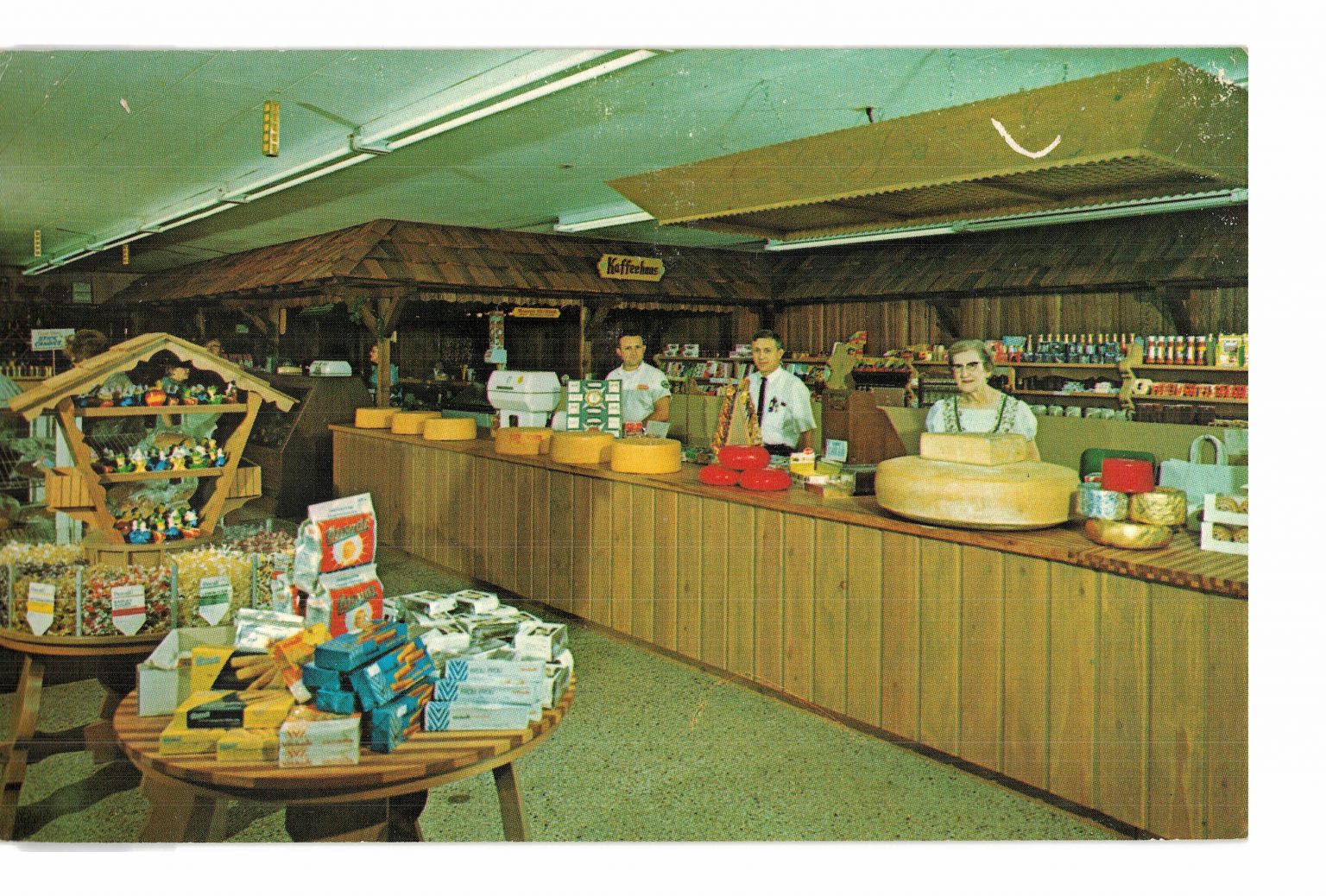 Chrome postcard. Frankenmuth Cheese Haus, Frankenmuth, Michigan. 1968