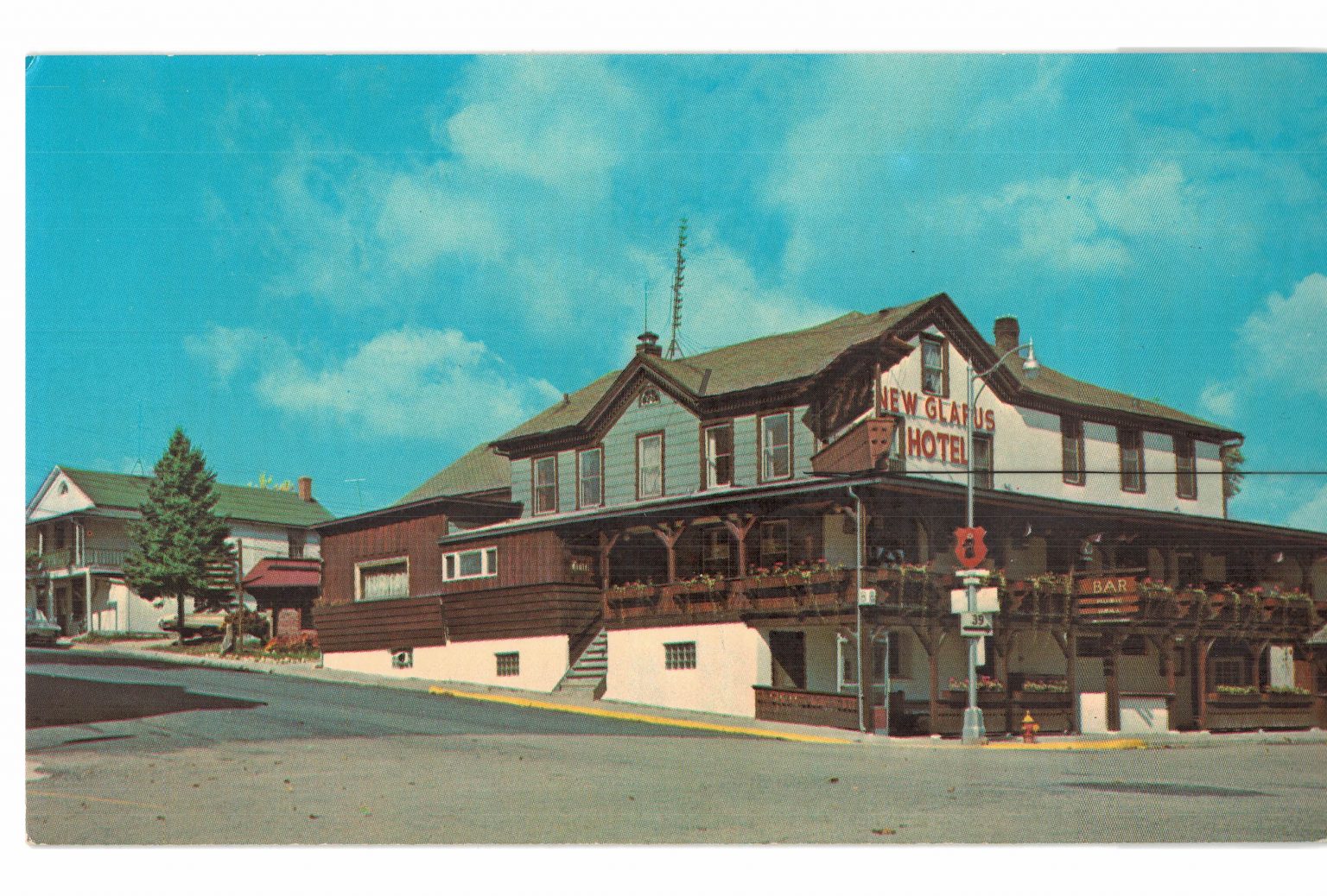 Linen postcard. The First Baptist Church, Gulfport, Mississippi