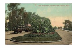Old postcard.  Detroit, Michigan.  Auto Station Belle Isle Park.