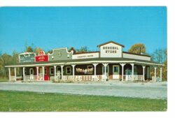 Chrome Postcard.  Cherokees Trading Post, Parke County, Indiana.  Ora and Mary Good, Bloomingdale, IN.