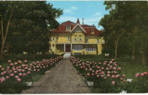 Chrome postcard. Pine Terrace Resort, Oconomowoc, Wisconsin.