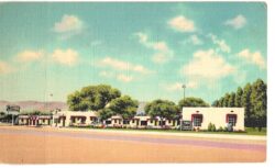 Linen postcard. Pueblo Bonito Court, Albuquerque, New Mexico. Route 66.