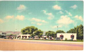 Linen postcard. Pueblo Bonito Court, Albuquerque, New Mexico. Route 66.