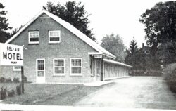 Postcard.  Bel-Air Motel, Batavia, New York.