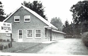 Postcard.  Bel-Air Motel, Batavia, New York.