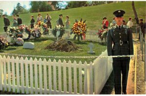 Chrome postcard. Arlington National Cemetery, Arlington, Virginia. Grave President John F Kennedy. Eternal Flame. Soldier.